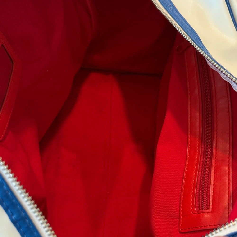 Emirates White and Blue Travel Bag - Picture 5 of 7